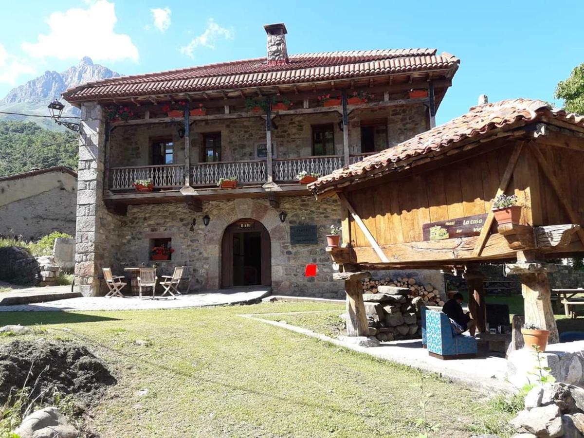 Hotel La Casa Vieja En Valdeon Soto De Valdeon Exterior foto